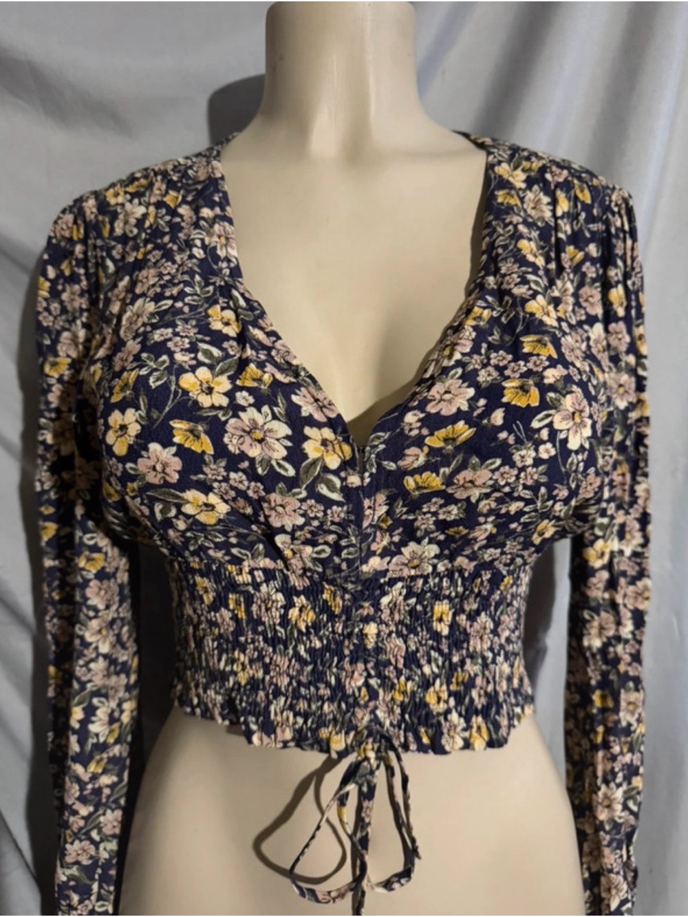 Elodie Lily Floral Smocked Crop Top NWT size Small